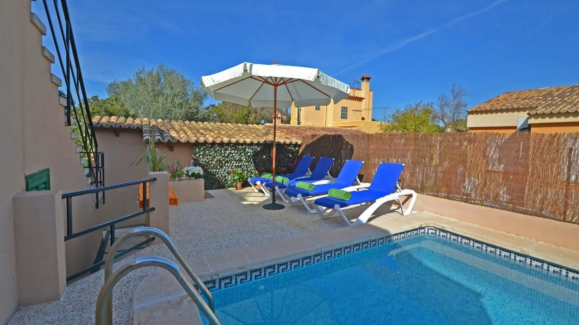 Beautiful Villa With Garden 엘 토로 스페인