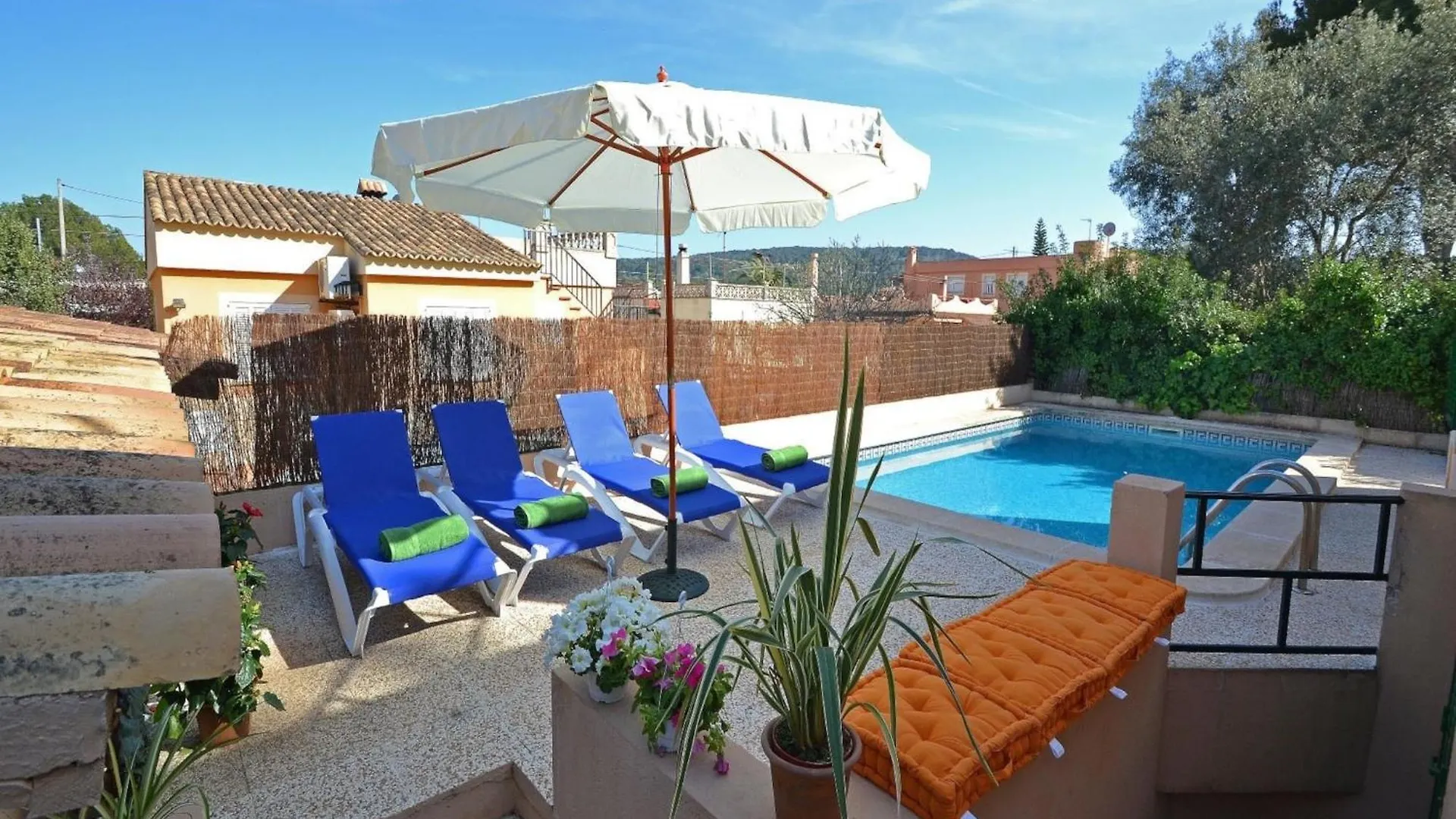 Beautiful Villa With Garden إل تورو بيت للعطل