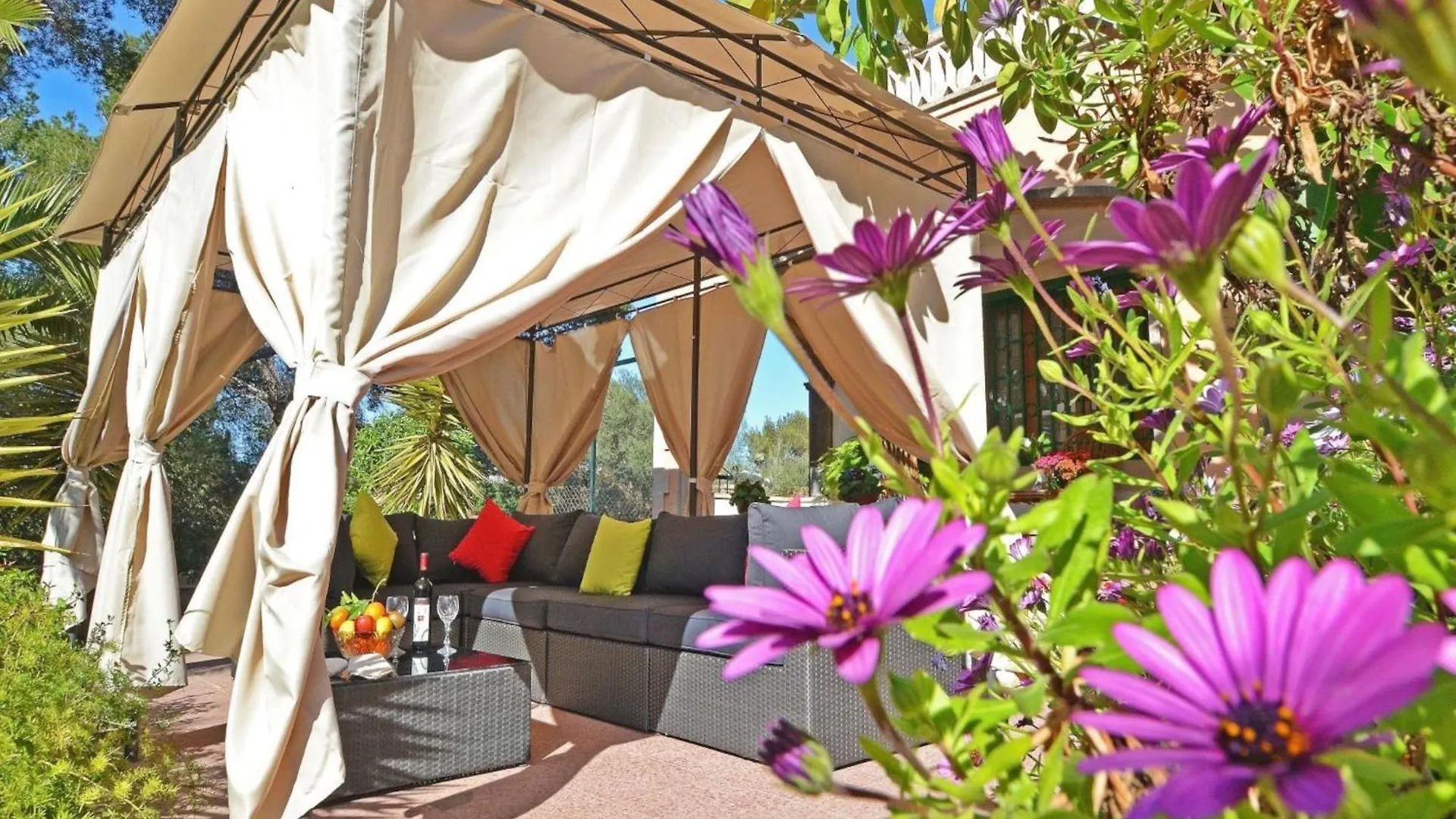 Beautiful Villa With Garden إل تورو
