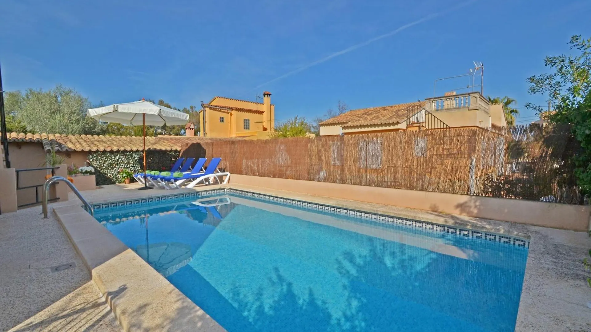بيت للعطل Beautiful Villa With Garden إل تورو