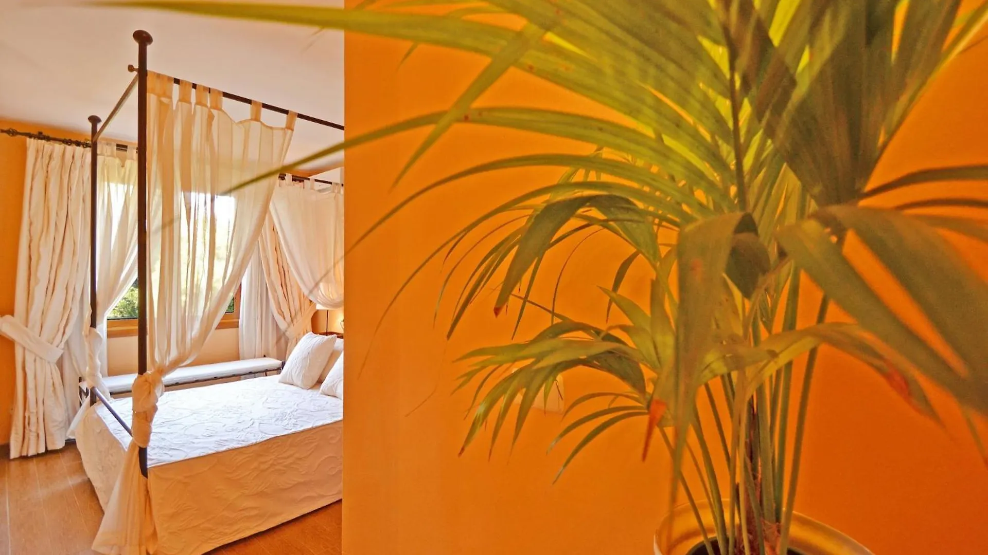 Beautiful Villa With Garden 엘 토로