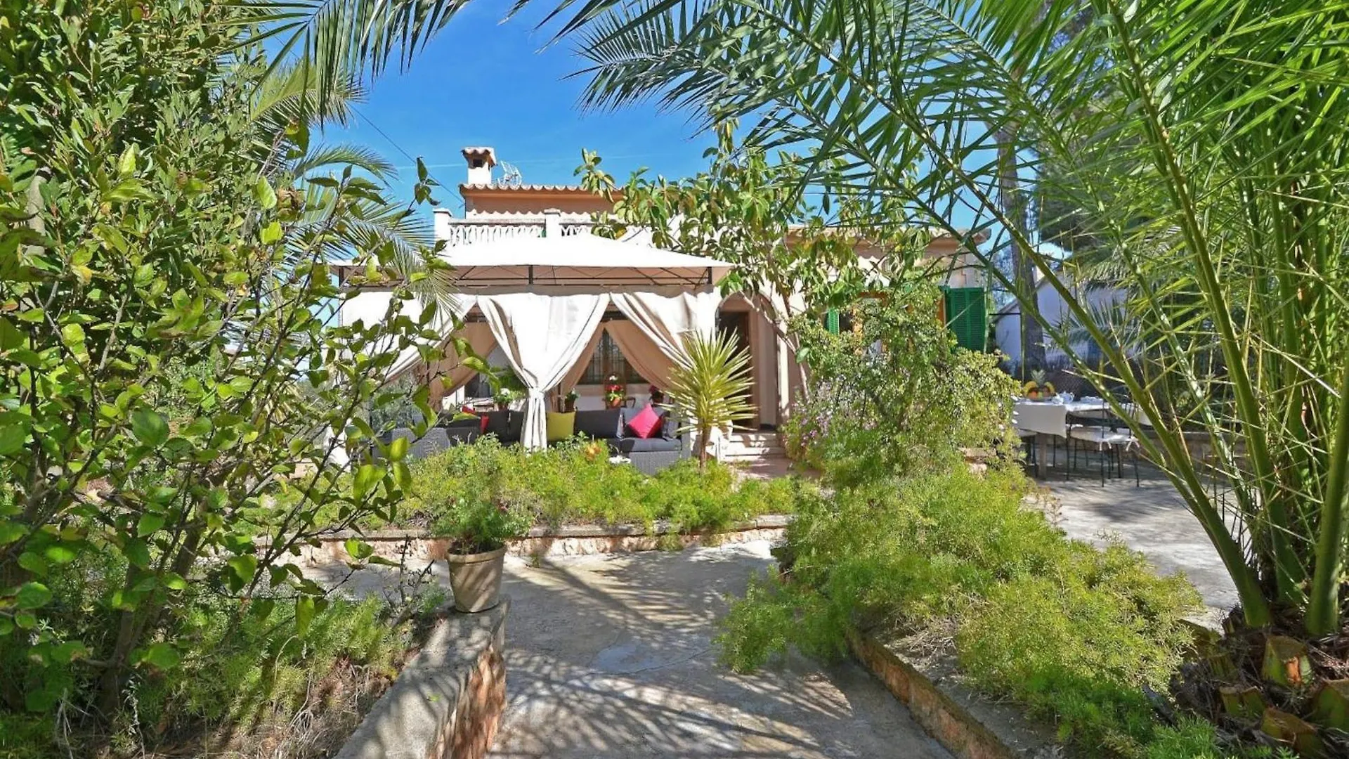 Beautiful Villa With Garden إل تورو